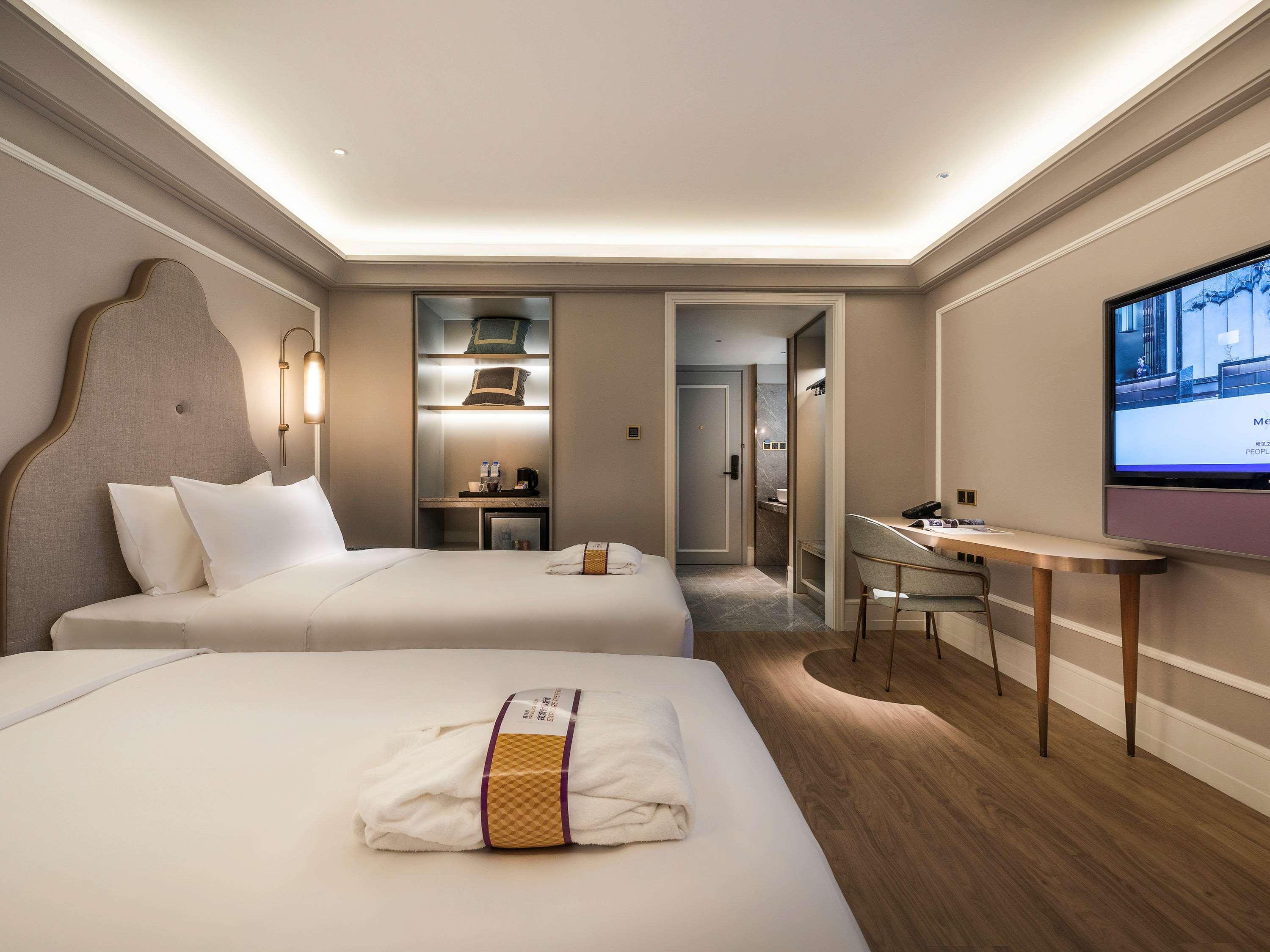 Mercure Chengdu Chunxi Exterior photo